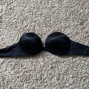 Victoria’s Secret strapless bra